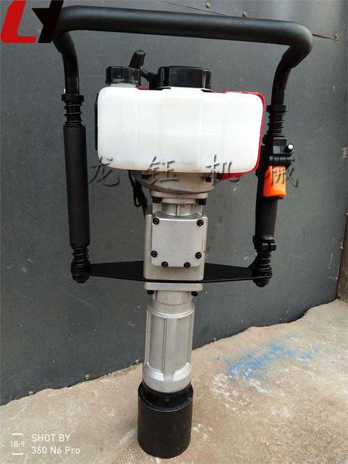 产品详情小型农场栽桩设备价格_工厂供应新款抢险栽桩机产品介绍:手提